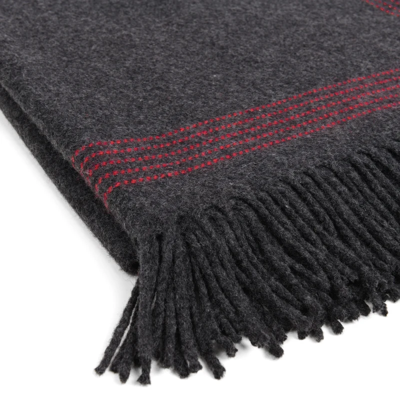 Wohndecke "Charcoal & Red"
