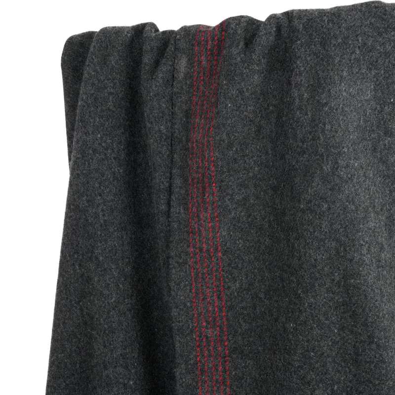 Wohndecke "Charcoal & Red"