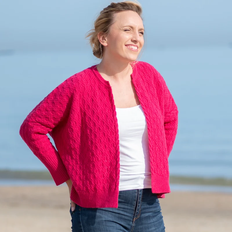 Weite Strickjacke im Wabenmuster