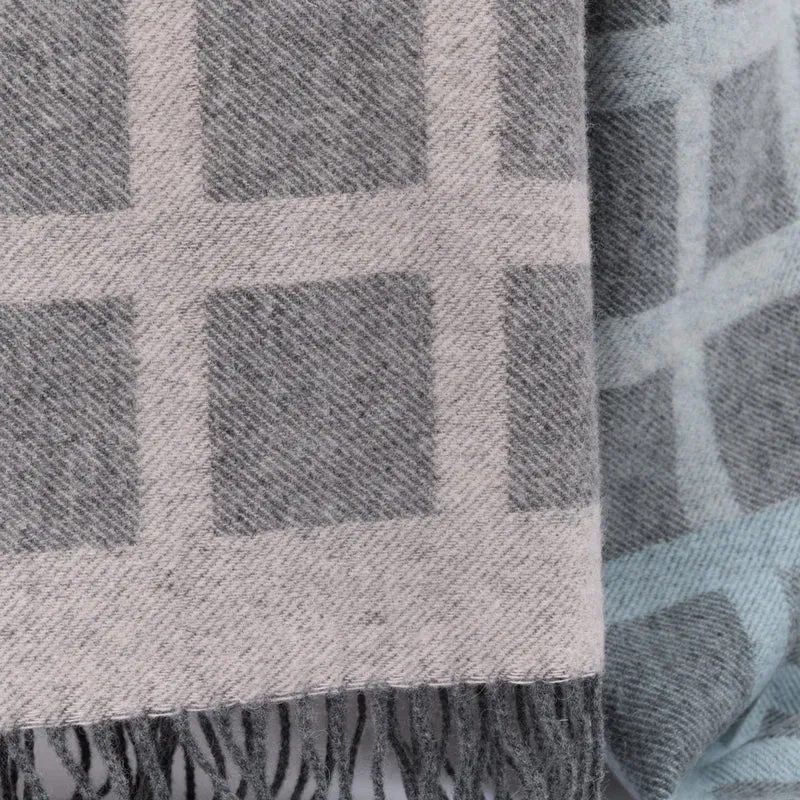 Weiche Merino-Wolldecke "Big City"