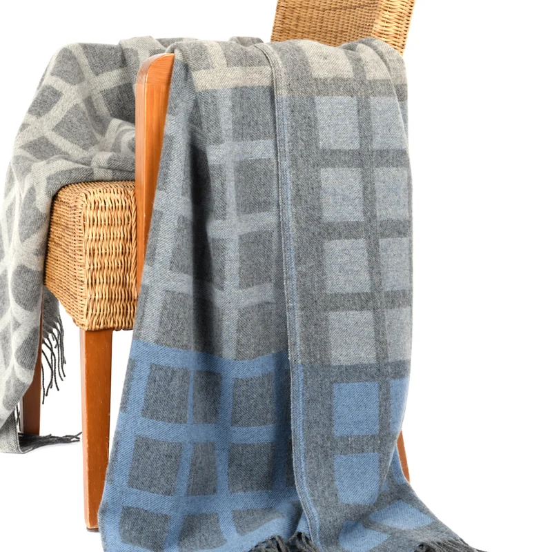 Weiche Merino-Wolldecke "Big City"