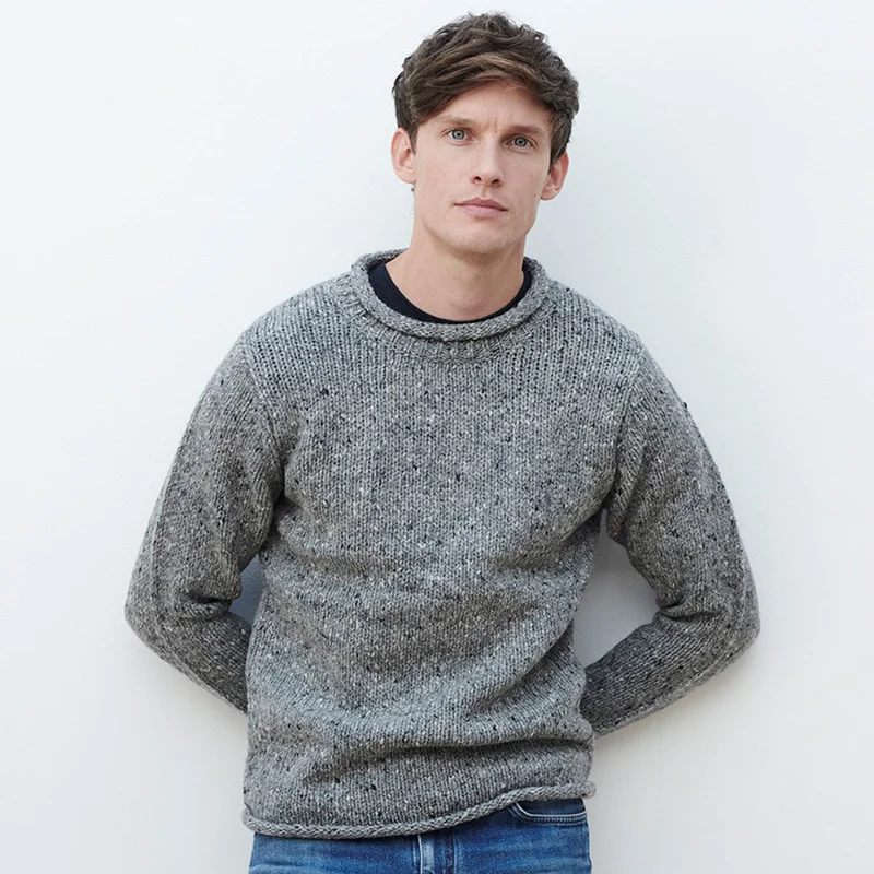 Grobstrickpullover mit Rollrand