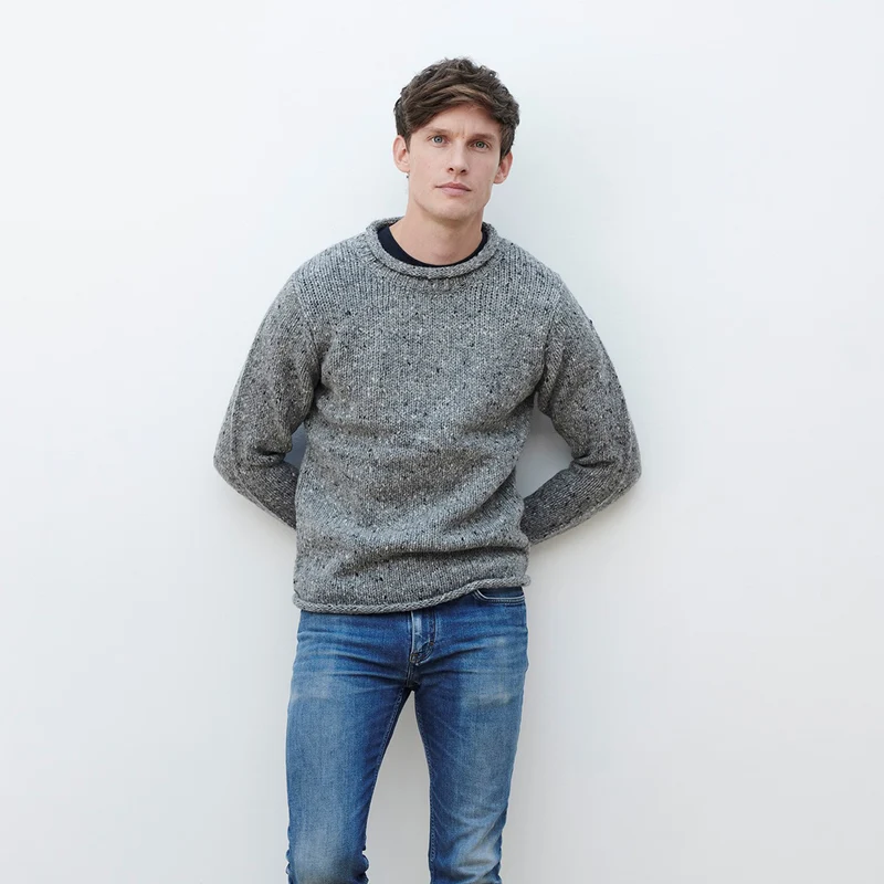 Grobstrickpullover mit Rollrand