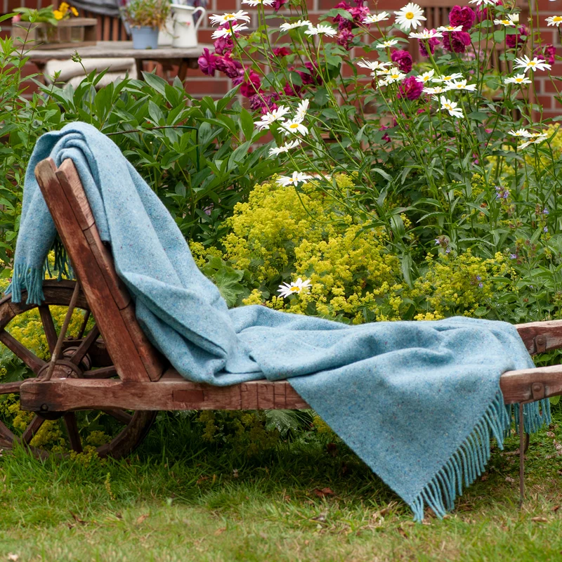 Handgewebte Wohndecke in Aqua