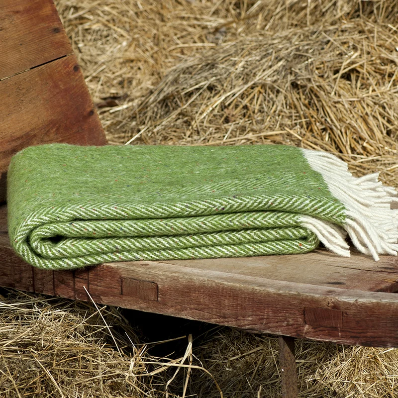 Schurwolldecke, grünes Fischgrätmuster