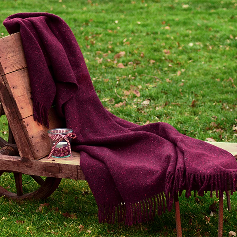 Handgewebte Wolldecke, weinrot