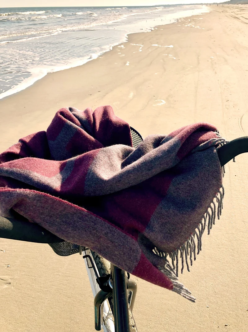 Reisedecke "Light Companion" aus Merino und Yak "Eggplant Turtle" mit oder ohne Griff