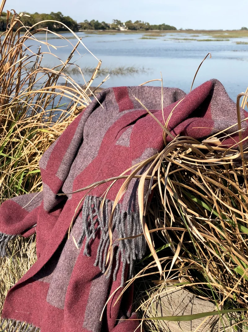 Reisedecke "Light Companion" aus Merino und Yak "Eggplant Turtle" mit oder ohne Griff