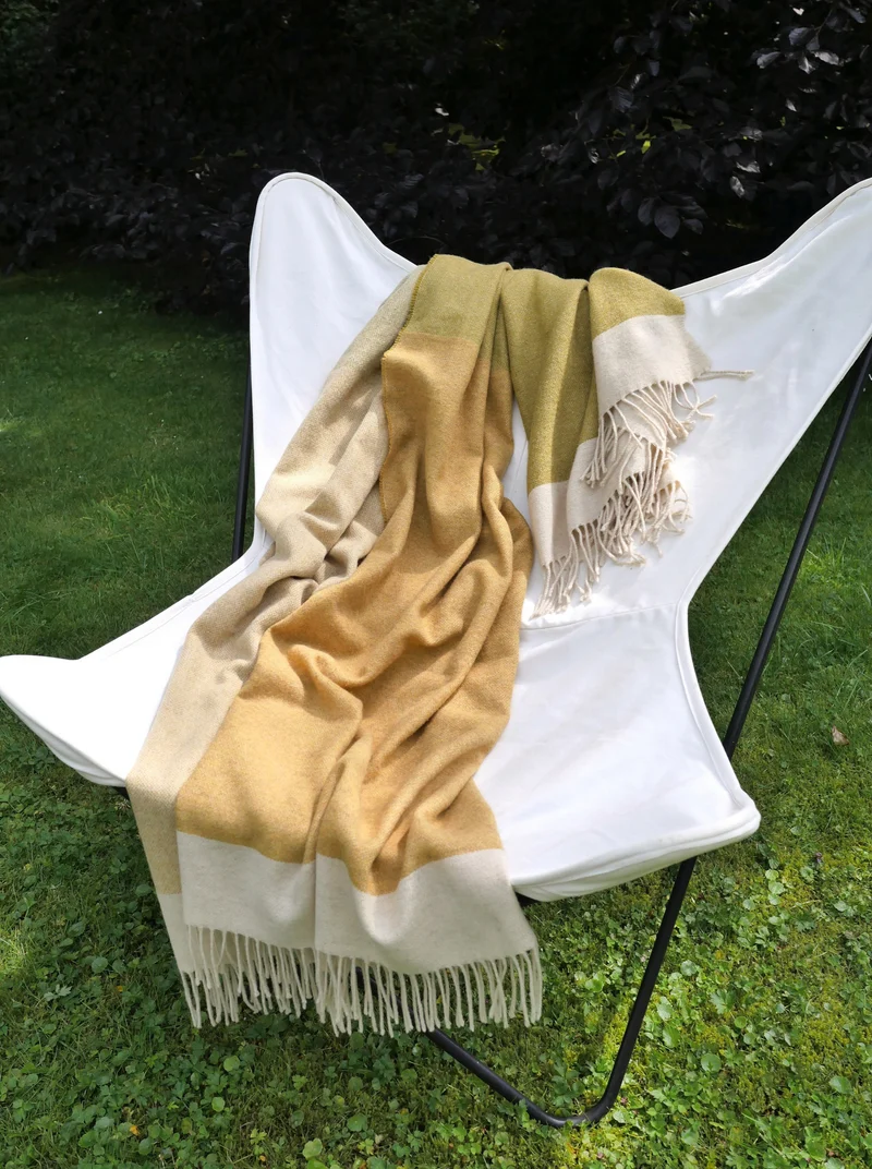 Reisedecke "Light Companion" aus Yak und Merino "Corn Husk"