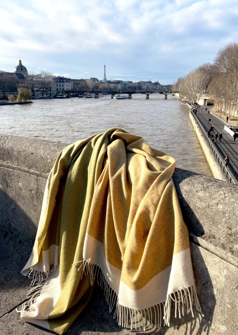 Reisedecke "Light Companion" aus Yak und Merino "Corn Husk"