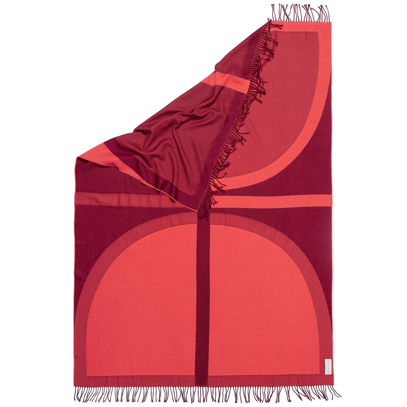 Reisedecke "Light Companion" aus Extra Fine Merino "Sunrise Coral"