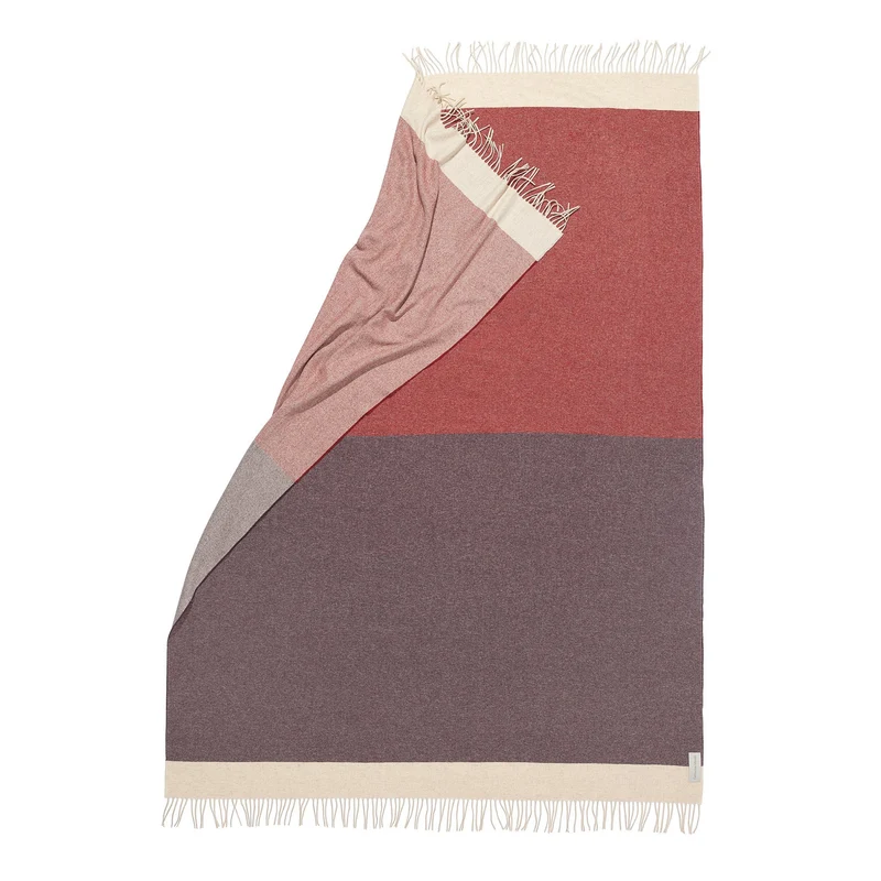 Reisedecke "Light Companion" aus Yak und Merino "Blackberry Cobbler"