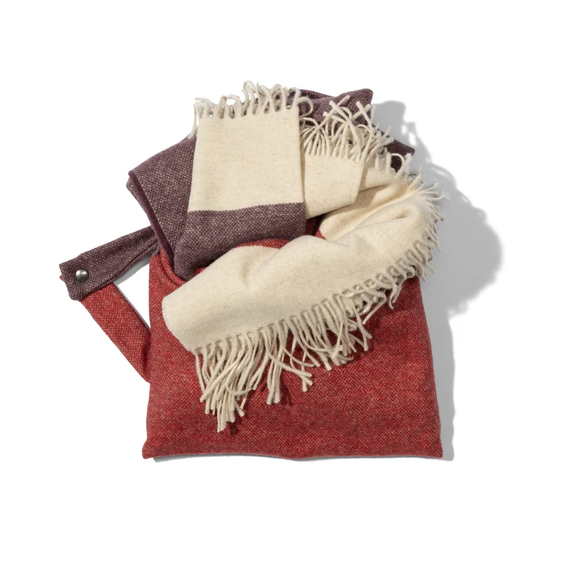 Reisedecke "Light Companion" aus Yak und Merino "Blackberry Cobbler"