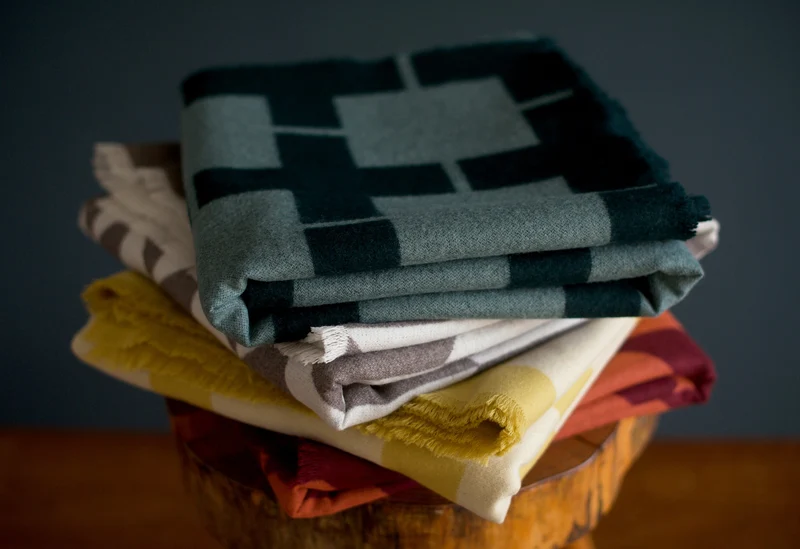Wolldecke aus Extra Fine Merino "Golden Eternity"