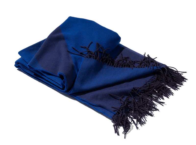 Wolldecke Merino und Cashmere "Geometric Planes x Blue"
