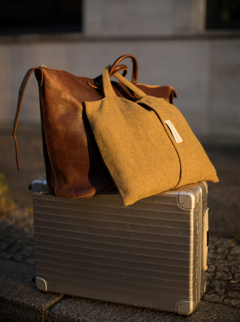 Reisedecke "Light Companion" aus Merino und Yak "Golden Tortoise" mit oder ohne Griff
