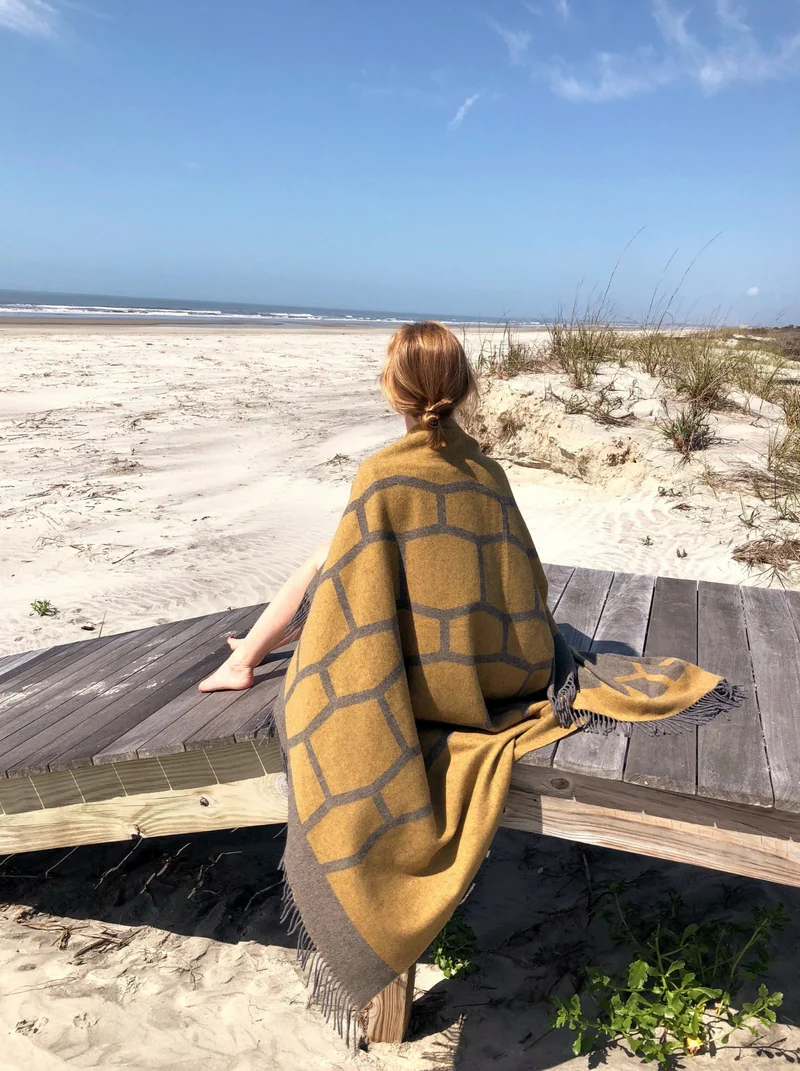 Reisedecke "Light Companion" aus Merino und Yak "Golden Tortoise" mit oder ohne Griff