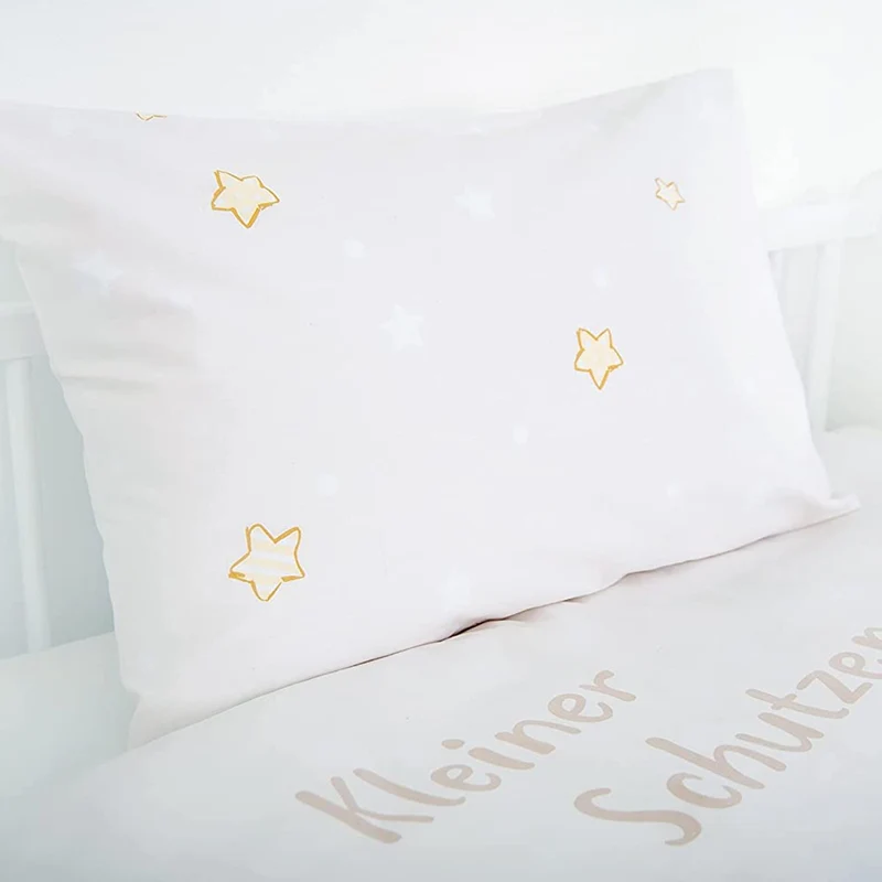 Kinderbettwäsche mit Namen bestickt - Motiv Schutzengel - 100x135cm - 100% Baumwolle