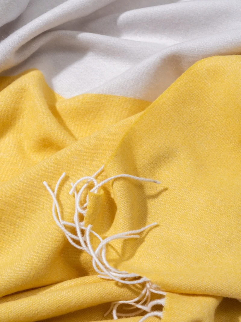 Wolldecke aus Cashmere und Merino "Color-Blocks Yellow-Light Grey"