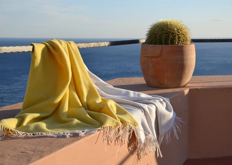 Wolldecke aus Cashmere und Merino "Color-Blocks Yellow-Light Grey"