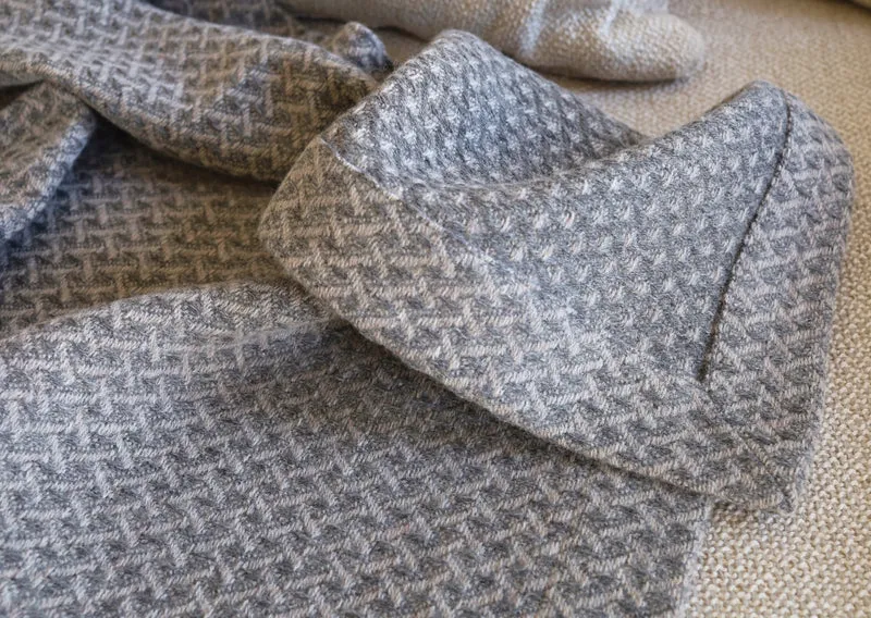 Limitierte Edition - Wolldecke Lammwolle "Zigzag Greige Blue"