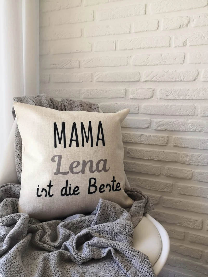 Kissen mit Namen zum Muttertag - Mama ist die Beste - 40x40cm