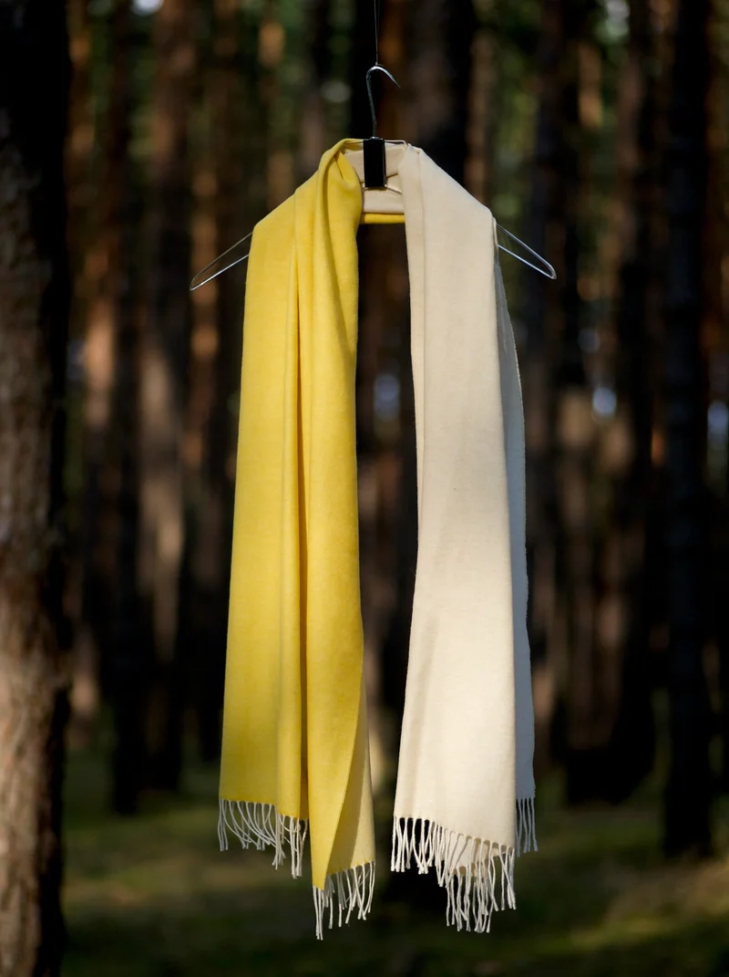 Schal aus Cashmere und Merino "Color-Blocks Yellow-Cream"