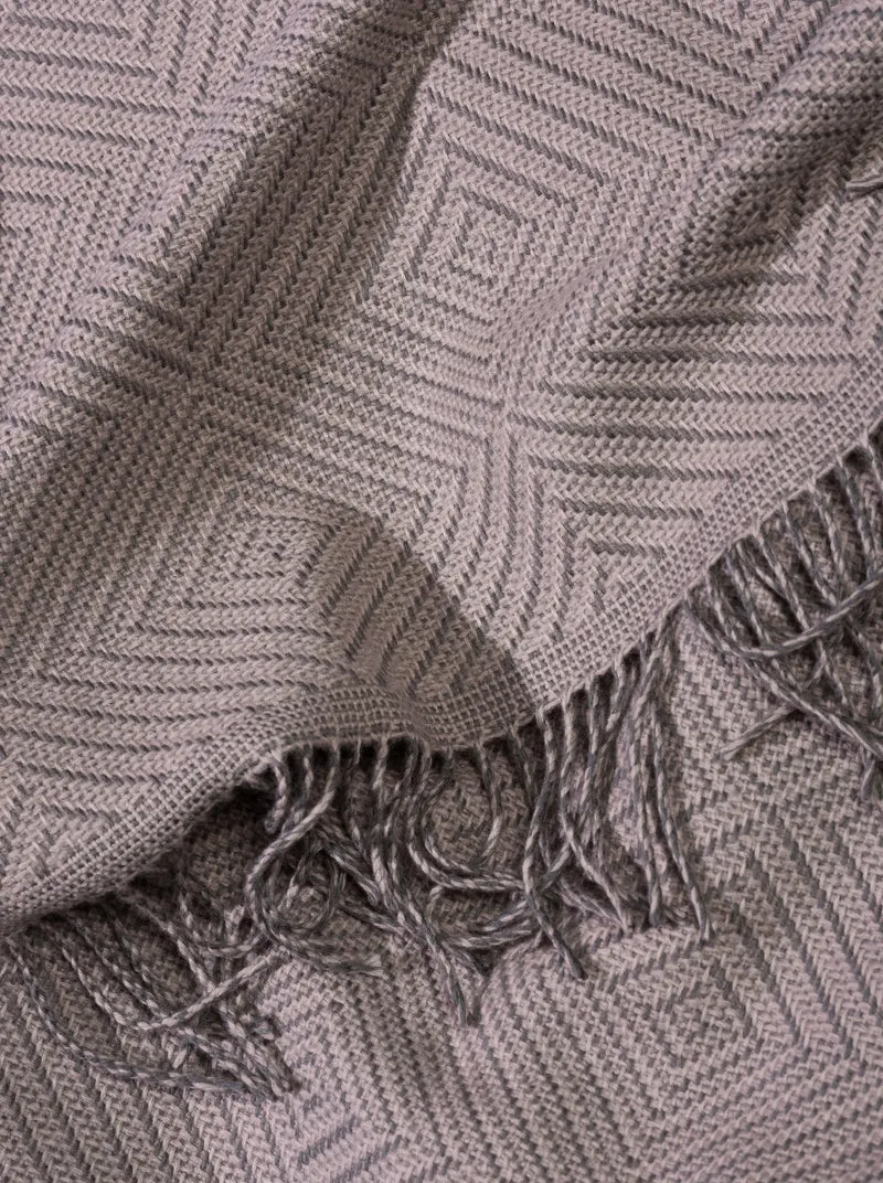 Tagesdecke/Bettüberwurf aus Extra Fine Merino "Diamond Hush"