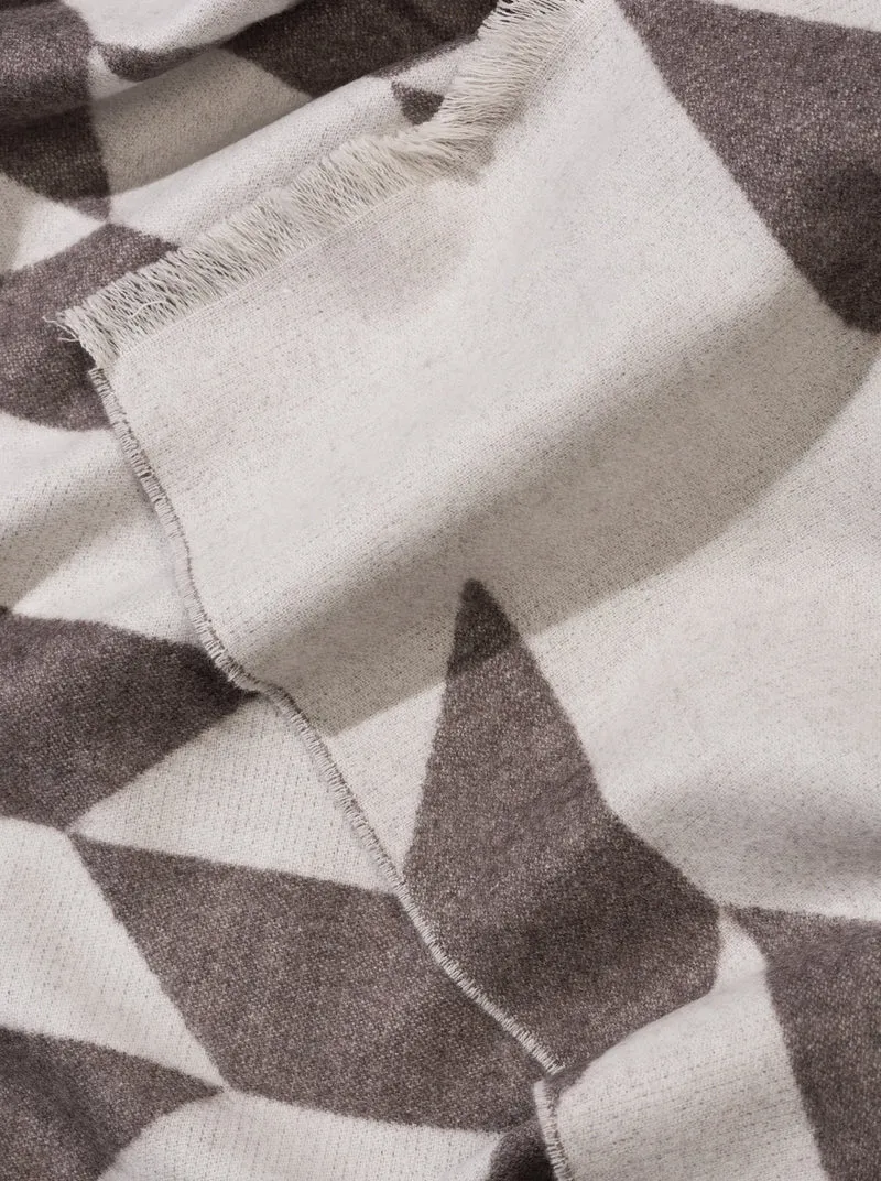 Wolldecke aus Extra Fine Merino "Winter Leaves"