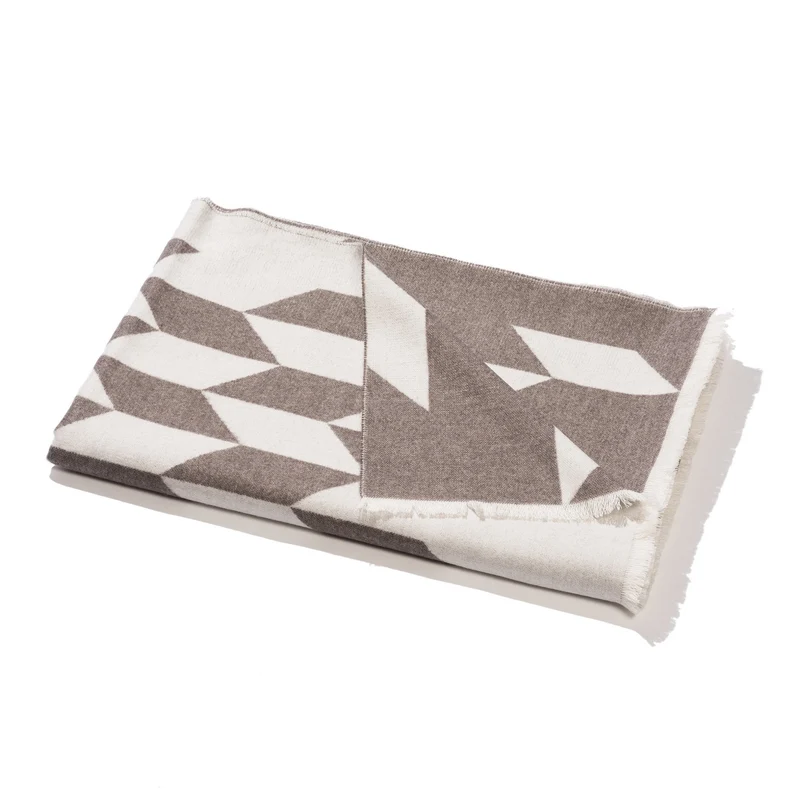 Wolldecke aus Extra Fine Merino "Winter Leaves"