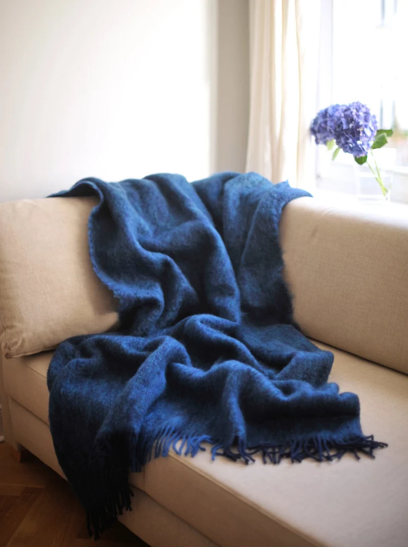 Mohairdecke aus Mohair und Wolle "Sizzling Blue"