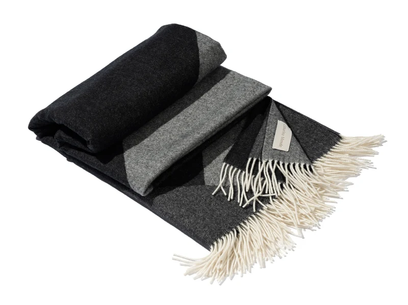 Wolldecke Merino und Cashmere "Geometric Planes x Grey"