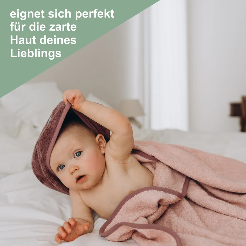 Wolimbo Kapuzenhandtuch mit Namen und Motiv bestickt