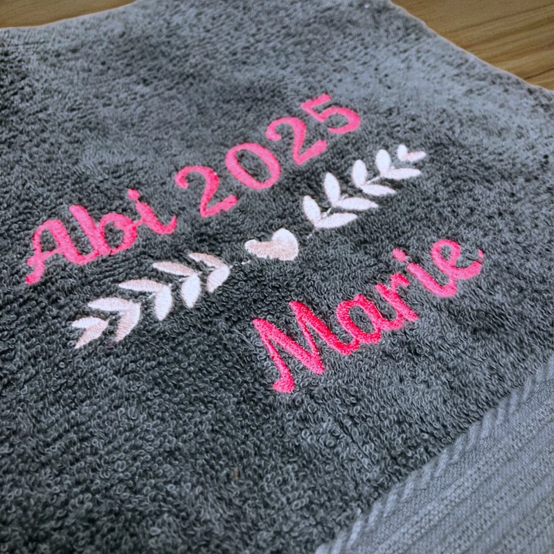 Jubiläum Abschluss Abi Handtuch mit Zahl Buchstabe oder Namen bestickt