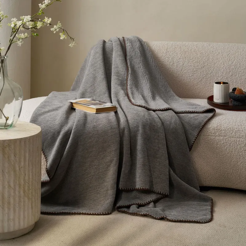 Minimalistische, doppelseitige Sherpa-Fleece-Überwurfdecke