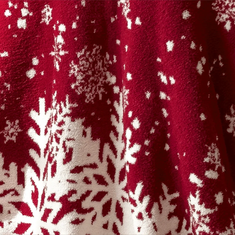 Weihnachts-Schneeflockendecke in Rot
