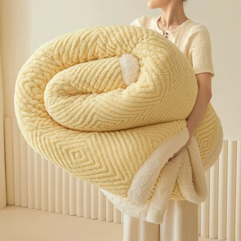 Geometrische Rautenmuster-Korallenfleece-Überwurfdecke