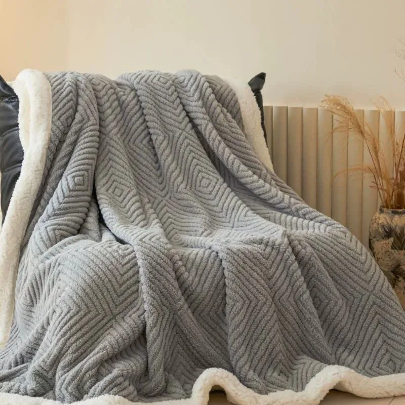 Geometrische Rautenmuster-Korallenfleece-Überwurfdecke