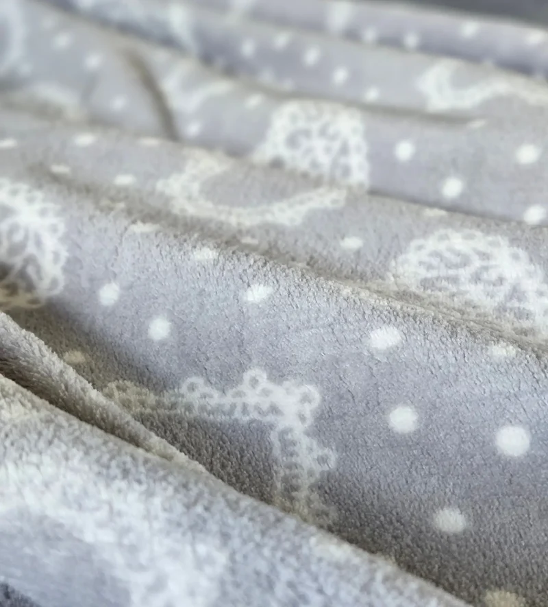 Kuscheldecke Decke Tagesdecke Herz 150x200 cm Creme Grau Beige Rot Wohndecke