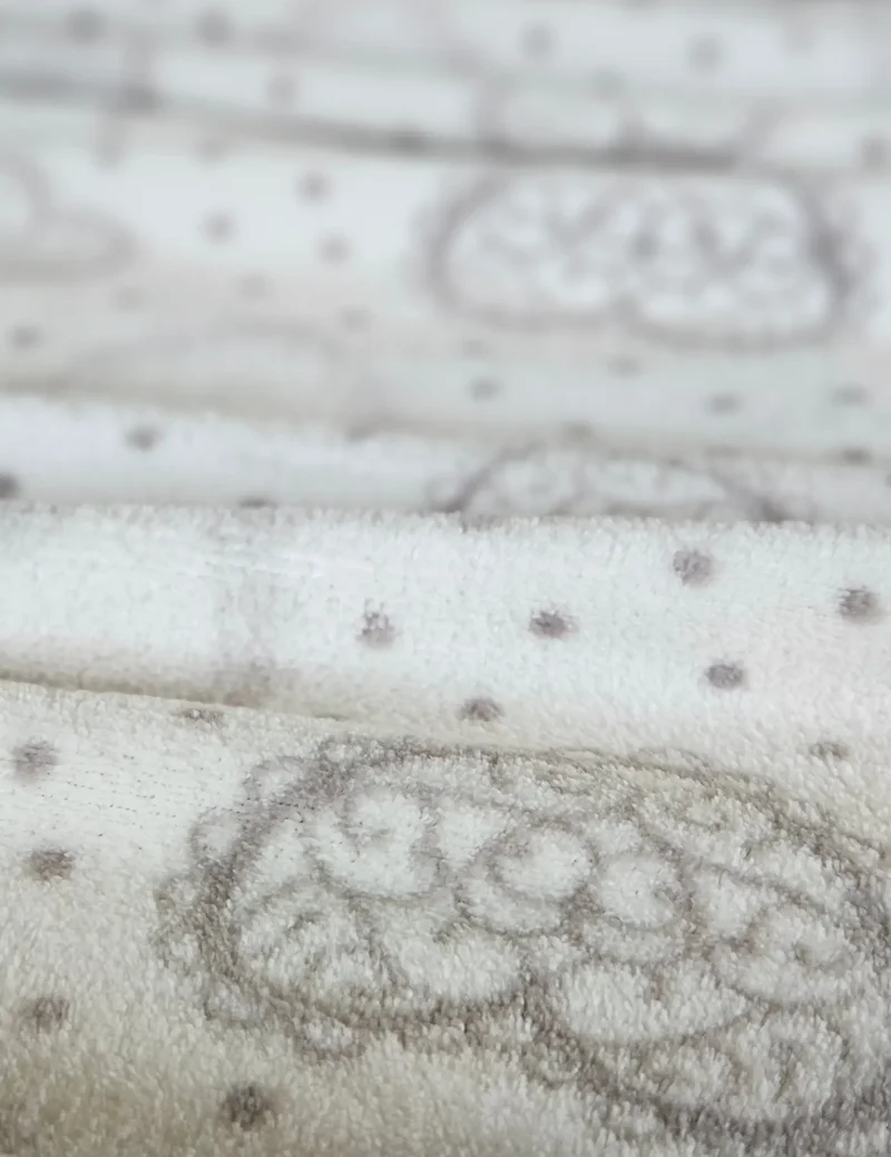 Kuscheldecke Decke Tagesdecke Herz 150x200 cm Creme Grau Beige Rot Wohndecke