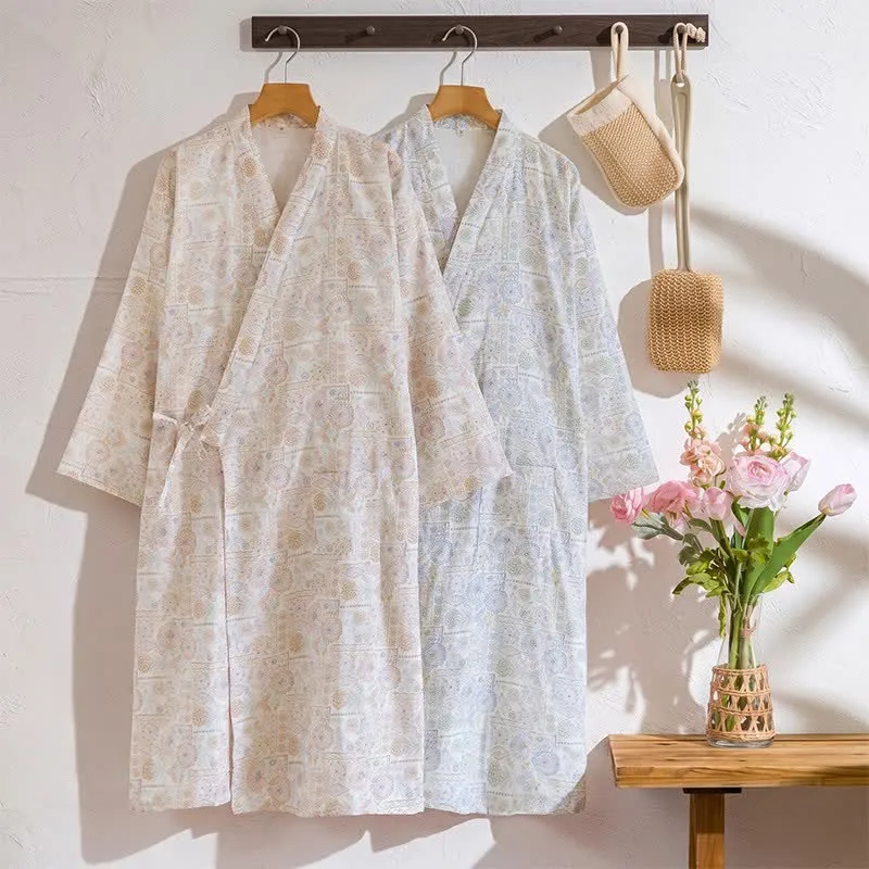 Kimono-Bademantel aus Baumwolle mit ethnischem Vintage-Blumenmuster