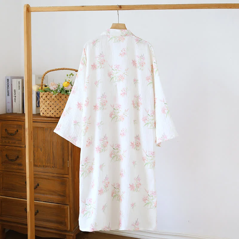 Kimono-Bademantel aus reiner Baumwolle mit rosa Blumenmuster