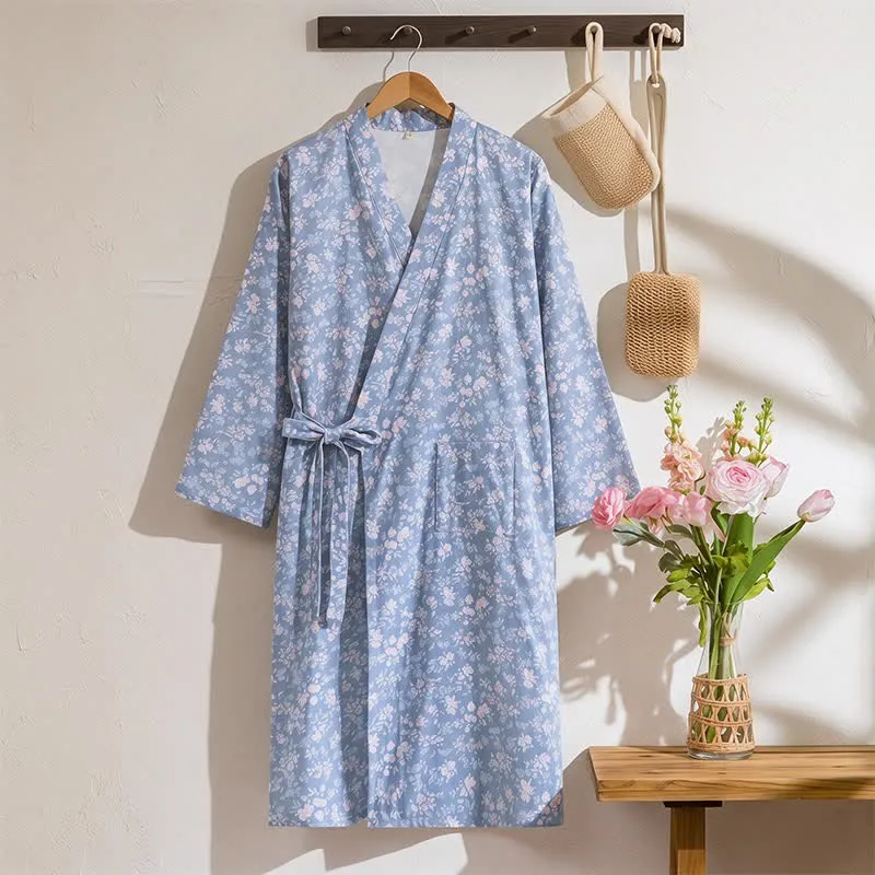 Rustikaler blauer Kimono-Bademantel aus Baumwolle mit Blumenmuster