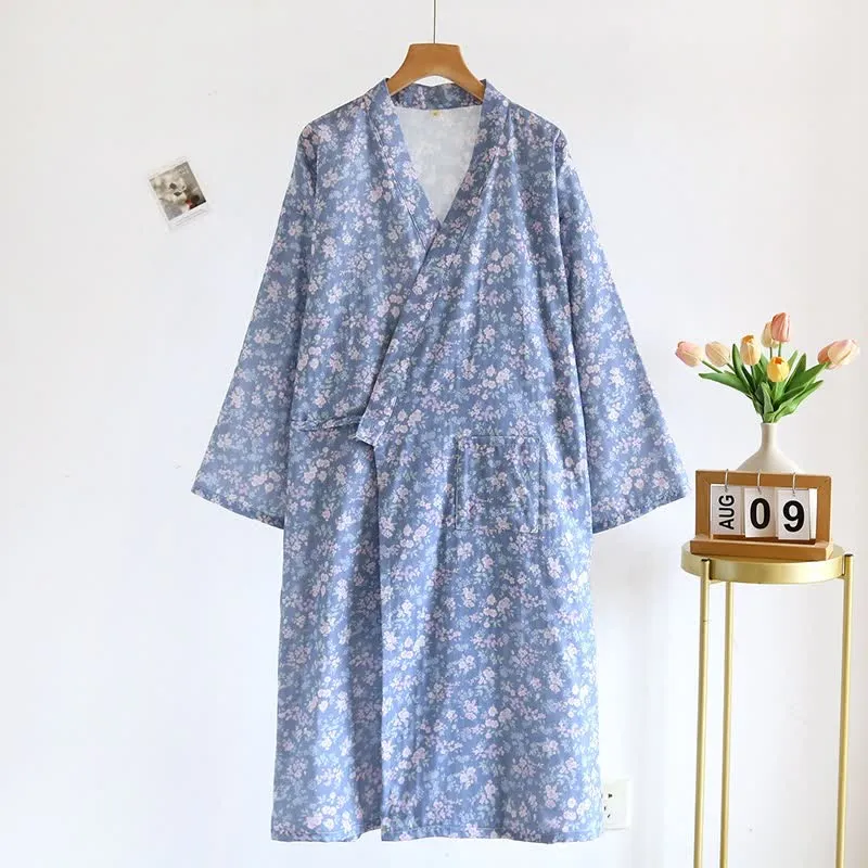 Rustikaler blauer Kimono-Bademantel aus Baumwolle mit Blumenmuster