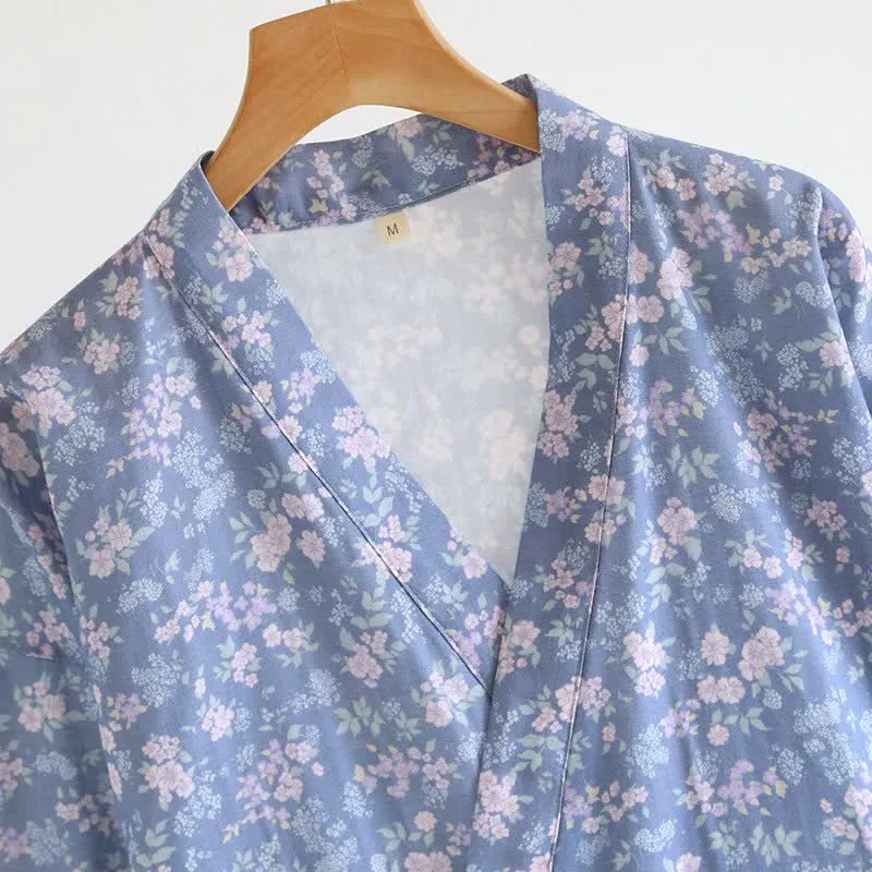 Rustikaler blauer Kimono-Bademantel aus Baumwolle mit Blumenmuster