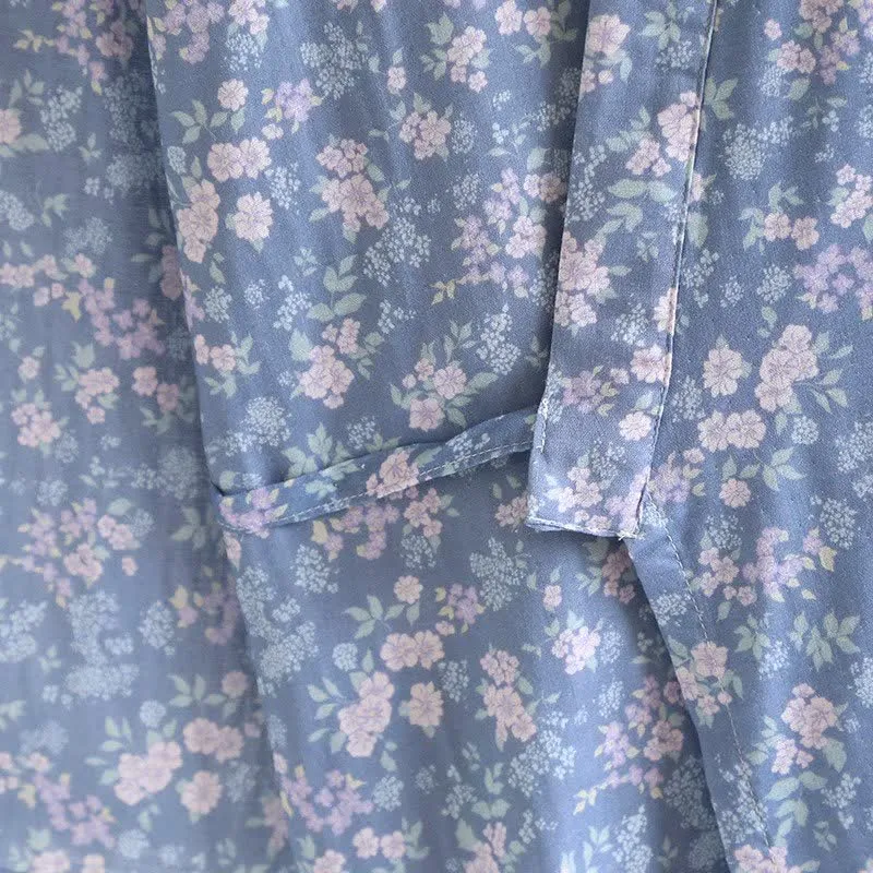 Rustikaler blauer Kimono-Bademantel aus Baumwolle mit Blumenmuster