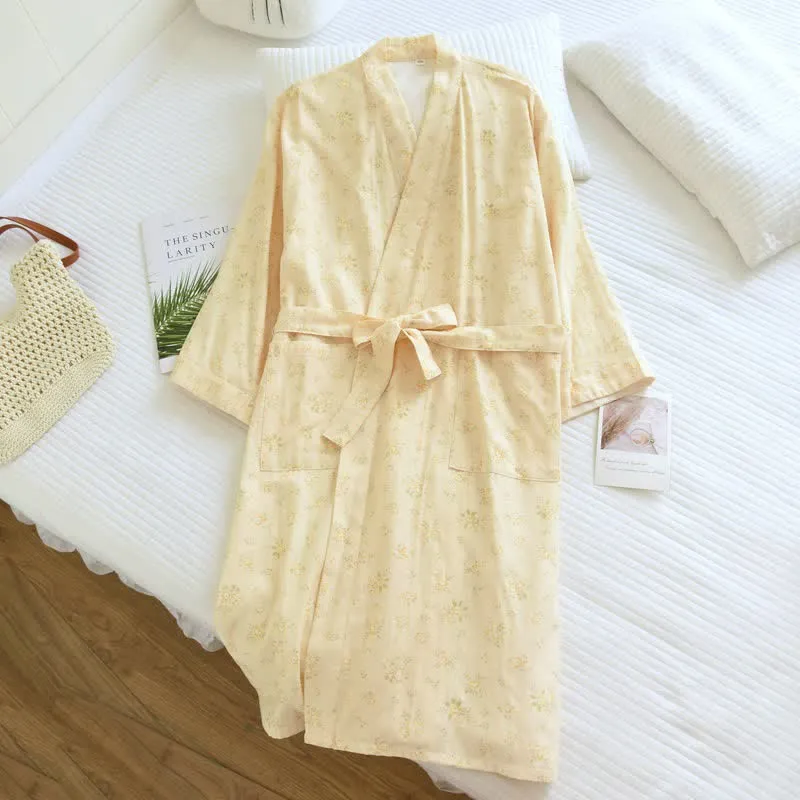 Gelber Kimono-Bademantel aus Baumwollgaze mit botanischem Motiv
