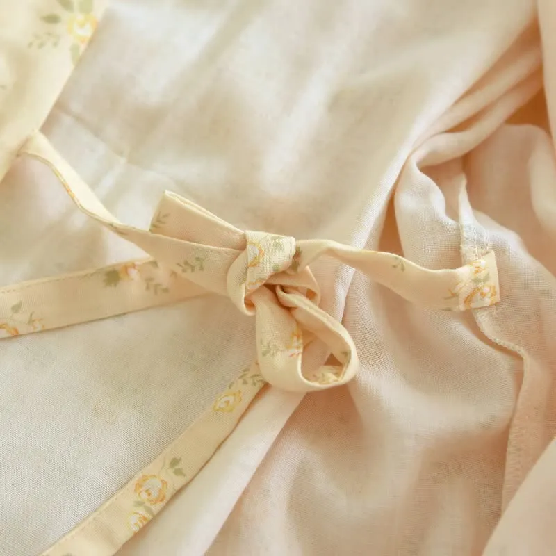 Gelber Kimono-Bademantel aus Baumwollgaze mit botanischem Motiv