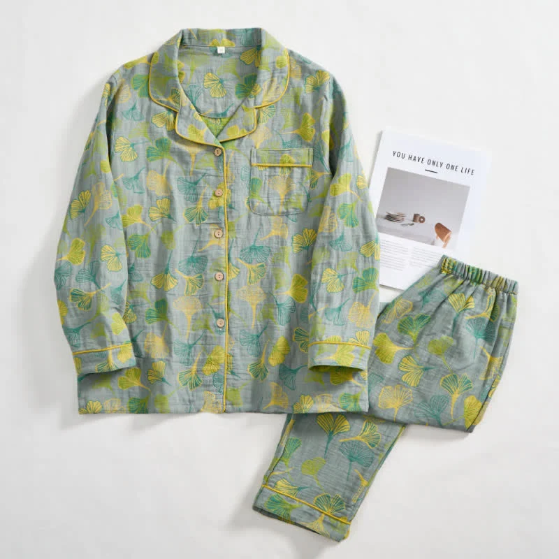 Naturinspiriertes Loungewear-Set aus Baumwolle mit Ginkgoblattmuster