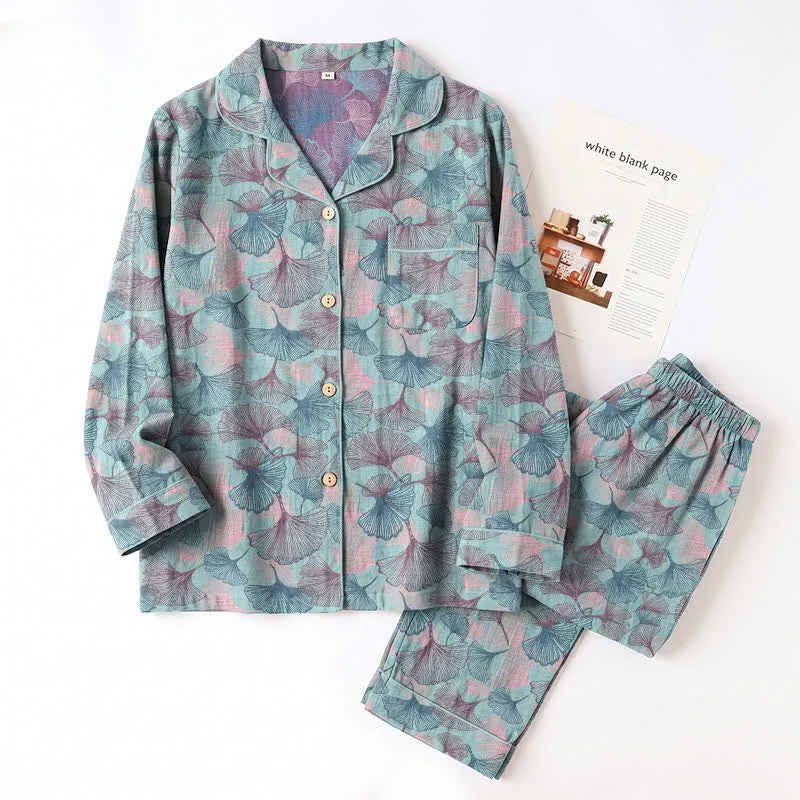 Loungewear-Set aus Baumwolle mit Ginkgoblatt-Motiv und gekerbtem Kragen